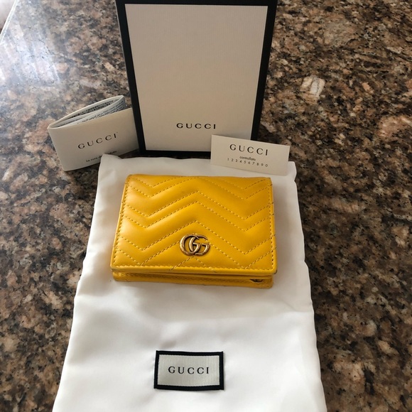 gucci wallet yellow